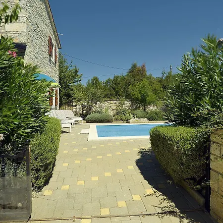 ヴィラ Angelo & Marija